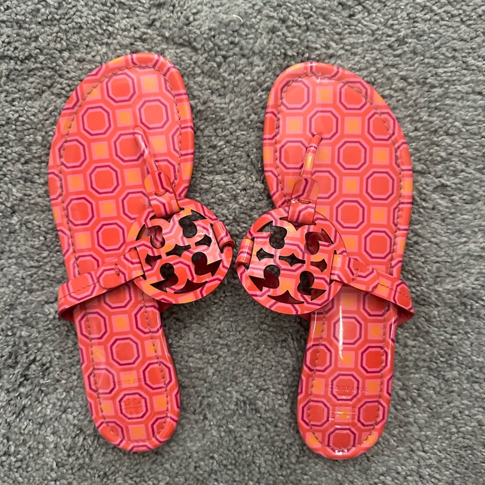 Tory Burch NIB Miller thong Sandals